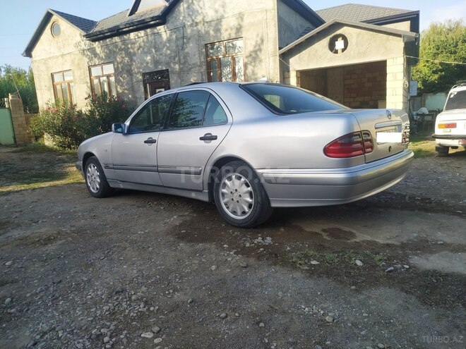 Mercedes E 220 1996, 177,000 km - 2.2 l - Bərdə