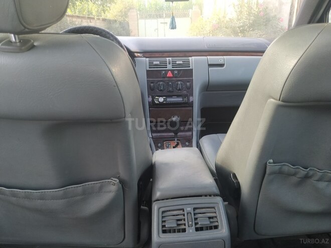Mercedes E 220 1996, 177,000 km - 2.2 l - Bərdə