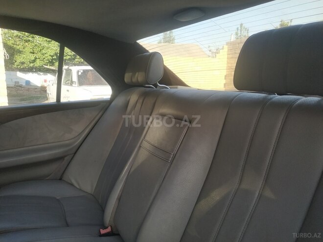 Mercedes E 220 1996, 177,000 km - 2.2 l - Bərdə