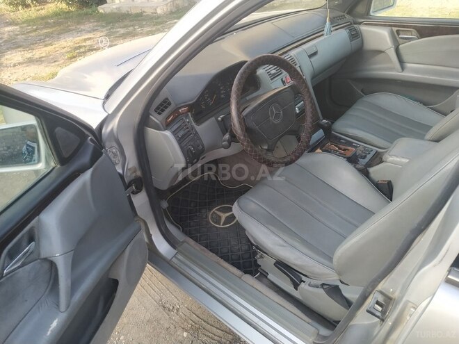 Mercedes E 220 1996, 177,000 km - 2.2 l - Bərdə