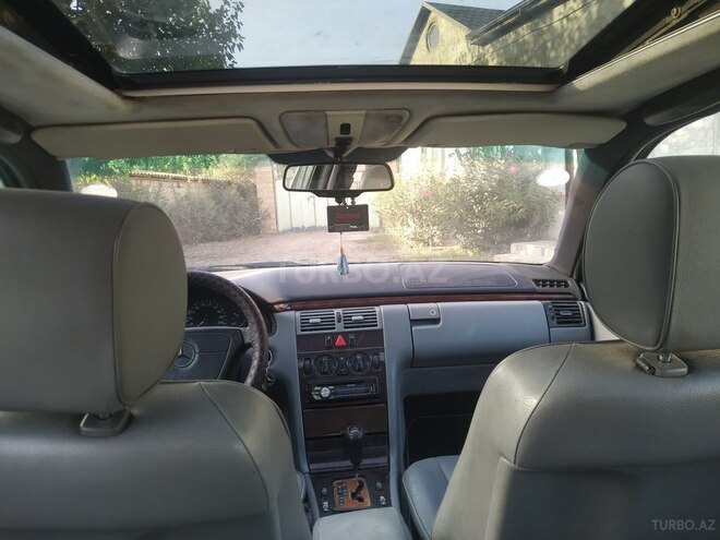 Mercedes E 220 1996, 177,000 km - 2.2 l - Bərdə