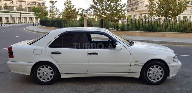 Mercedes C 200 1999, 320,000 km - 2.0 l - Bakı