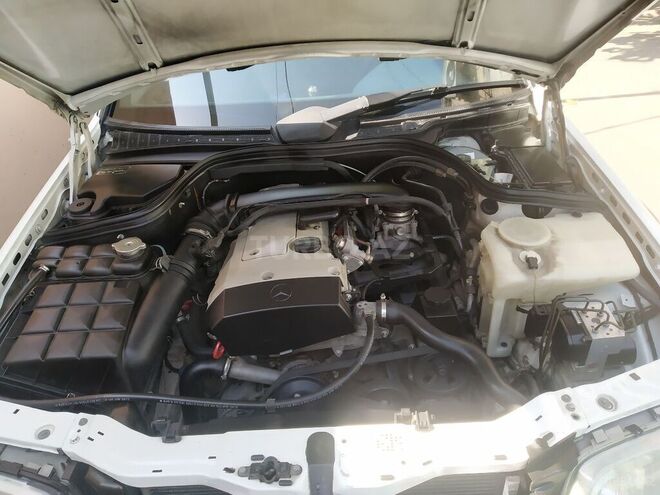 Mercedes C 200 1999, 320,000 km - 2.0 l - Bakı