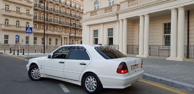 Mercedes C 200 1999, 320,000 km - 2.0 l - Bakı