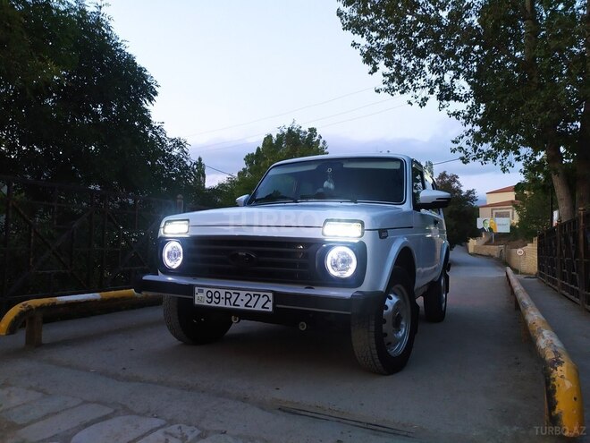 LADA (VAZ) Niva 2010, 220,000 km - 1.7 l - İsmayıllı
