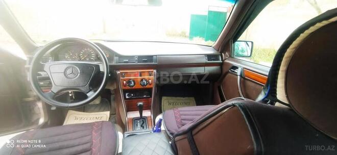Mercedes E 200 1994, 369,321 km - 2.0 l - Bakı