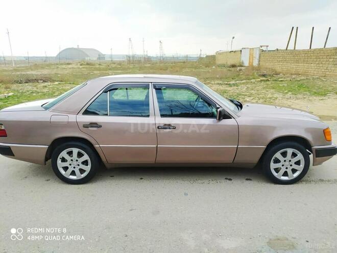 Mercedes E 200 1994, 369,321 km - 2.0 l - Bakı