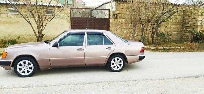 Mercedes E 200 1994, 369,321 km - 2.0 l - Bakı