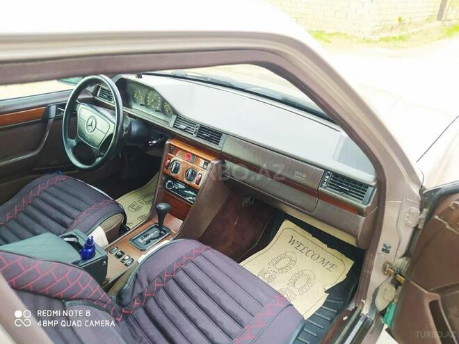 Mercedes E 200 1994, 369,321 km - 2.0 l - Bakı