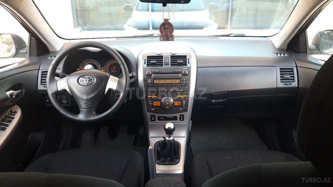 Toyota Corolla 2010, 178,000 km - 1.4 l - Bakı