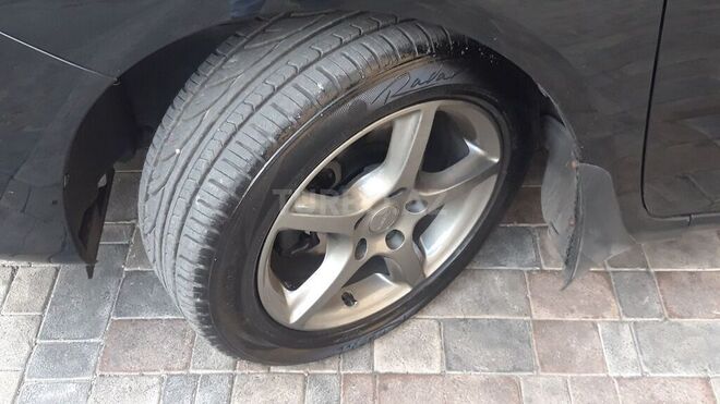 Toyota Corolla 2010, 178,000 km - 1.4 l - Bakı