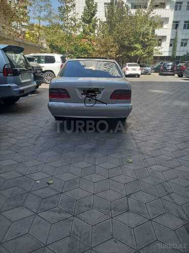 Mercedes E 220 2000, 347,000 km - 2.2 l - Bakı