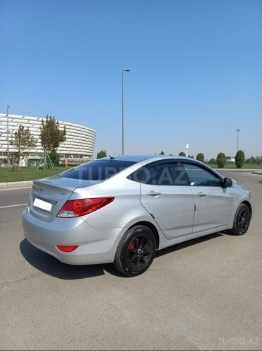 Hyundai Accent 2012, 200,000 km - 1.6 l - Bakı
