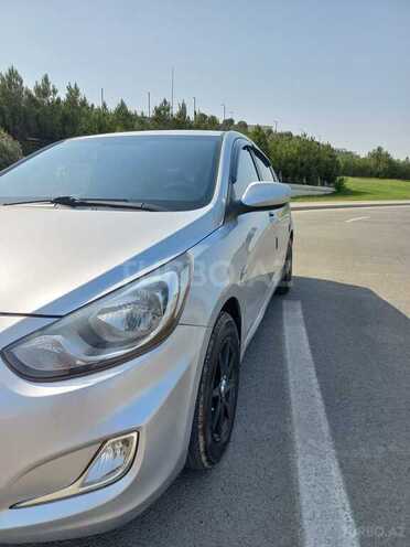 Hyundai Accent 2012, 200,000 km - 1.6 l - Bakı