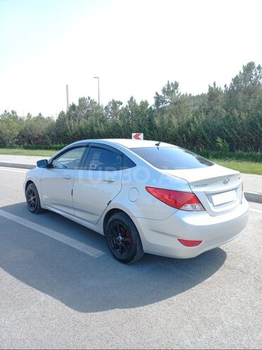 Hyundai Accent 2012, 200,000 km - 1.6 l - Bakı