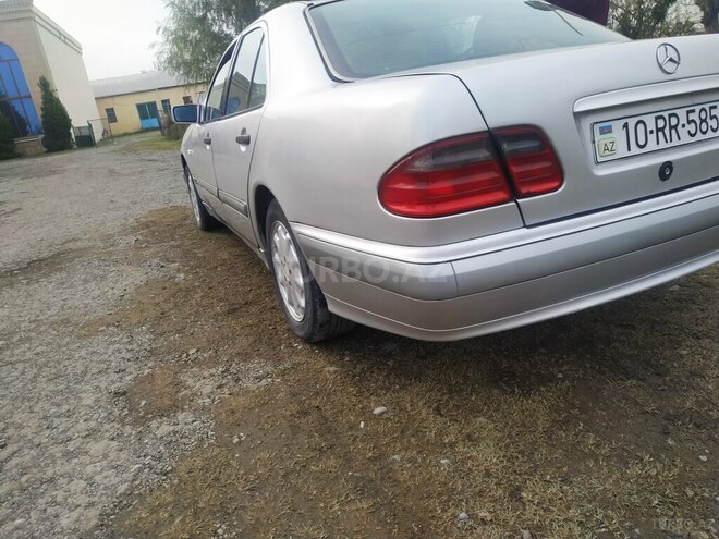 Mercedes E 220 1996, 177,000 km - 2.2 l - Bərdə