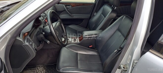Mercedes E 240 2000, 266,689 km - 2.4 л - Cəlilabad