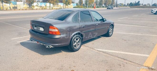 Opel Vectra 1996, 305,000 km - 1.8 л - Bakı