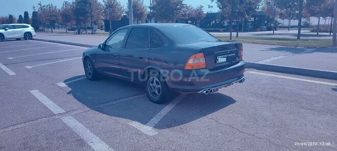 Opel Vectra 1996, 305,000 km - 1.8 л - Bakı