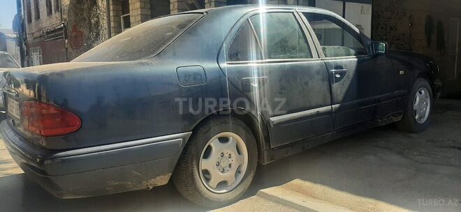 Mercedes E 220 1996, 526,000 km - 2.2 l - Gəncə