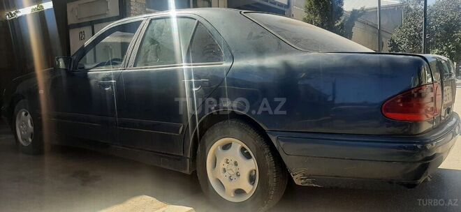 Mercedes E 220 1996, 526,000 km - 2.2 l - Gəncə