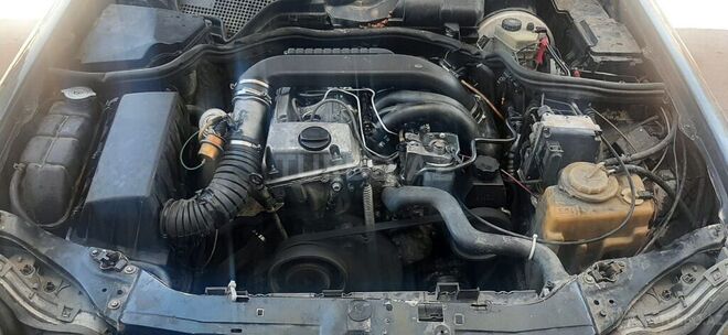 Mercedes E 220 1996, 526,000 km - 2.2 l - Gəncə