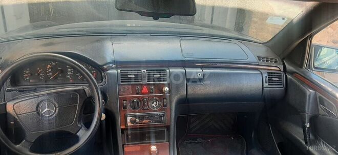 Mercedes E 220 1996, 526,000 km - 2.2 l - Gəncə