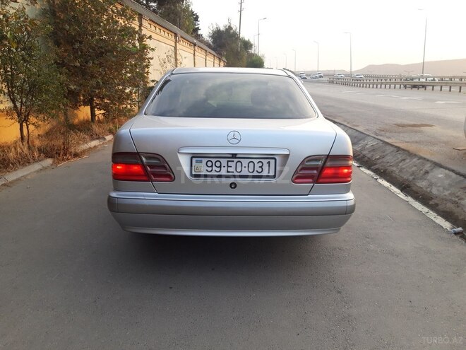 Mercedes E 220 2000, 350,000 km - 2.2 l - Bakı