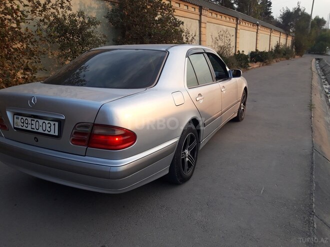 Mercedes E 220 2000, 350,000 km - 2.2 l - Bakı