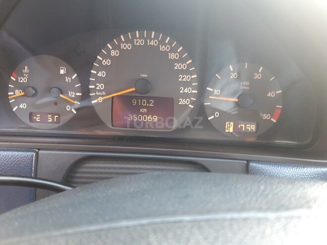 Mercedes E 220 2000, 350,000 km - 2.2 l - Bakı