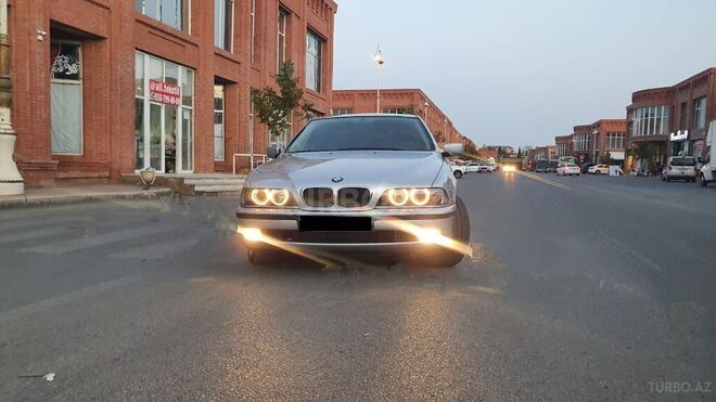 BMW 525 1999, 299,000 km - 2.5 l - Gəncə
