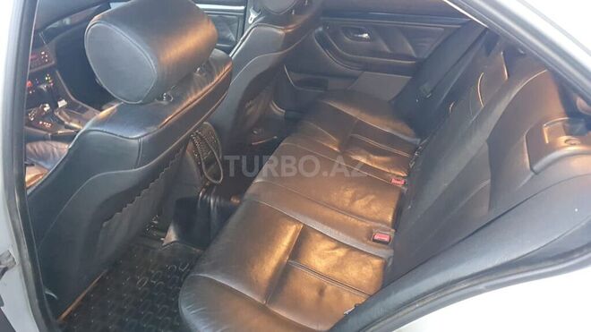 BMW 525 1999, 299,000 km - 2.5 l - Gəncə