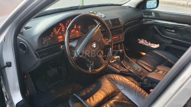 BMW 525 1999, 299,000 km - 2.5 l - Gəncə