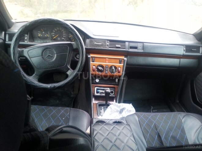 Mercedes E 220 1993, 389,000 km - 2.2 л - İmişli