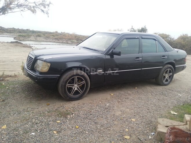 Mercedes E 220 1993, 389,000 km - 2.2 л - İmişli