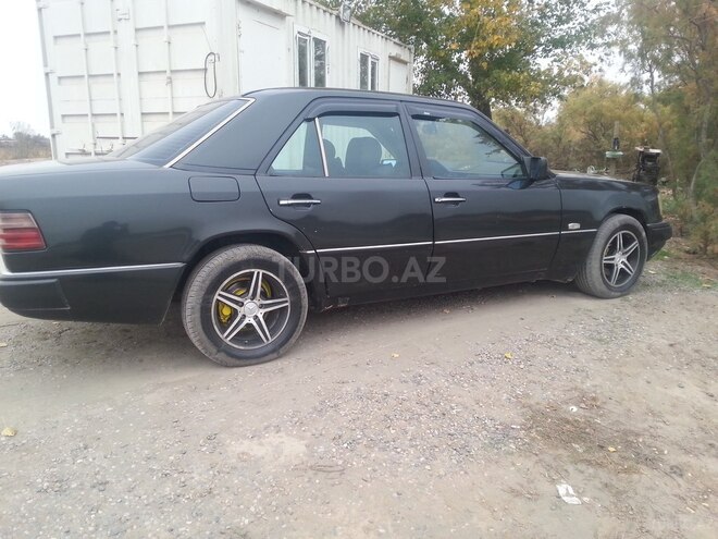 Mercedes E 220 1993, 389,000 km - 2.2 л - İmişli