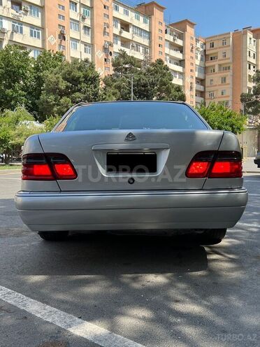 Mercedes E 320 1997, 325,000 km - 3.2 l - Bakı