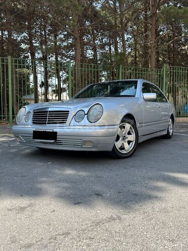Mercedes E 320 1997, 325,000 km - 3.2 l - Bakı