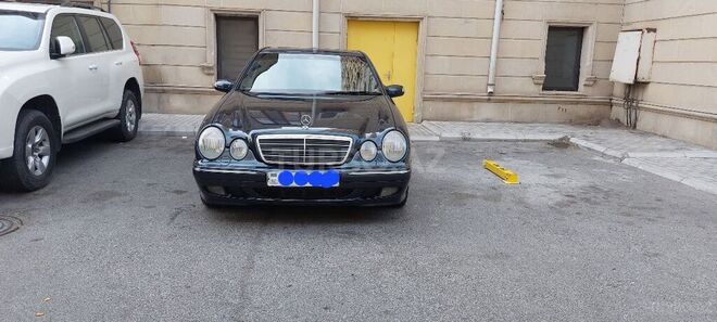 Mercedes E 240 2001, 38,400 km - 2.6 l - Bakı