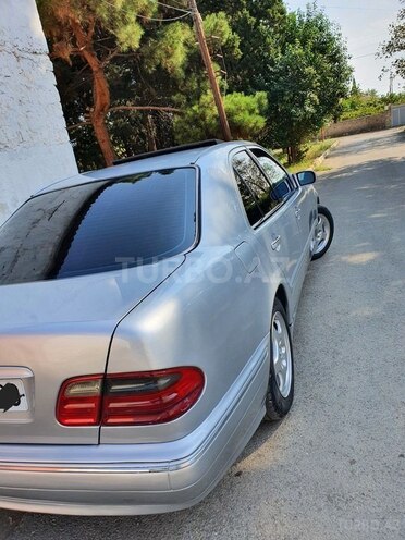 Mercedes E 240 2000, 285,000 km - 2.6 l - Gəncə