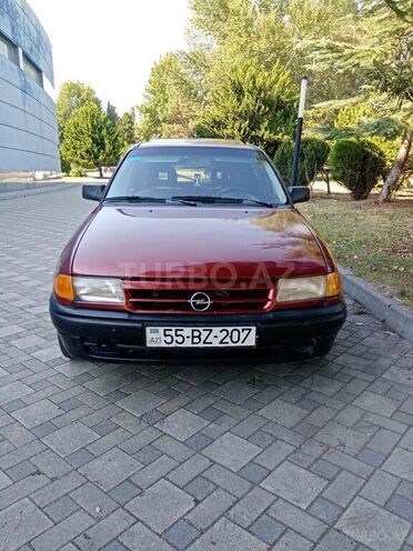 Opel Astra 1993, 486,497 km - 1.8 l - Şəki