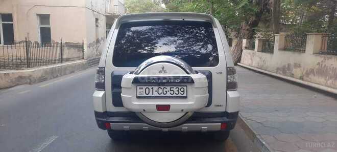Mitsubishi Pajero 2008, 196,000 km - 3.0 l - Bakı
