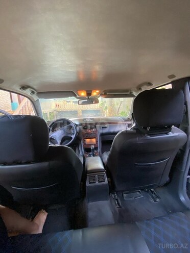 Mercedes E 240 2000, 300,000 km - 2.4 l - Bakı