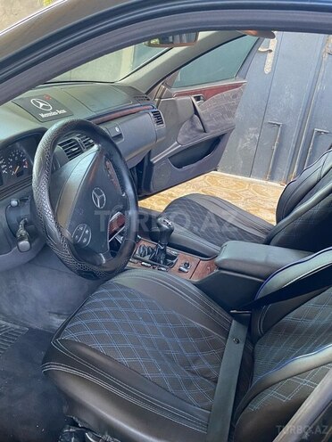 Mercedes E 240 2000, 300,000 km - 2.4 l - Bakı