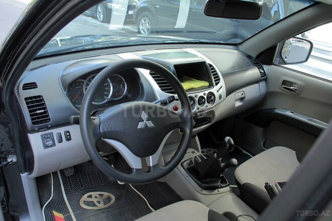 Mitsubishi L200 2012, 159,735 km - 2.5 l - Bakı