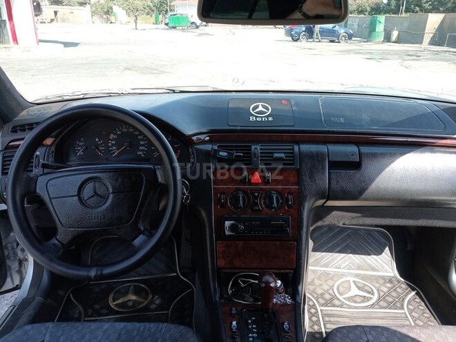 Mercedes E 290 1998, 430,000 km - 2.9 l - Sumqayıt