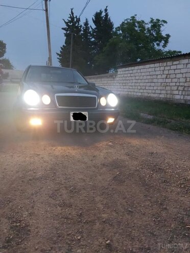 Mercedes E 240 1998, 375,847 km - 2.4 l - Bakı