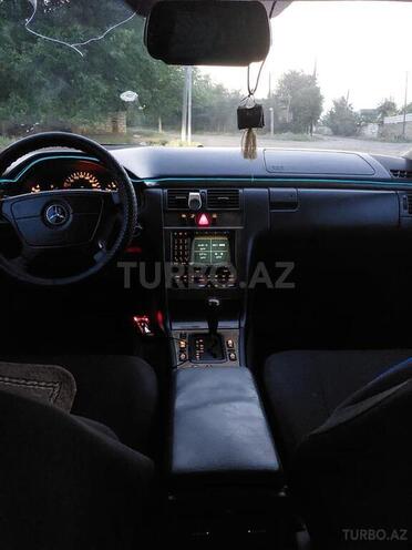 Mercedes E 240 1998, 375,847 km - 2.4 l - Bakı