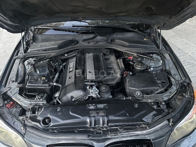 BMW 525 2004, 380,000 km - 2.5 l - Salyan
