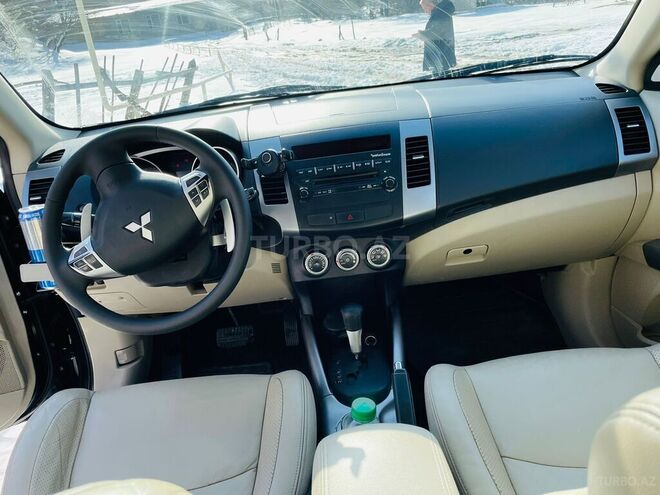Mitsubishi Outlander 2008, 220,000 km - 3.0 l - Bakı